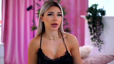 Arielle online show from 12.23.24