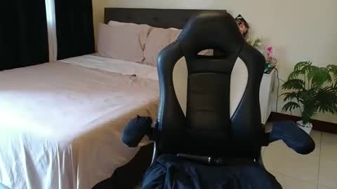 Angie online show from 11.22.25