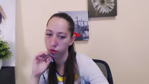 Snapshot of _astraia_ chatting on 06.19.26 _astraia_ online show from 06.19.26