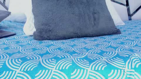 Aura online show from 02.14.25