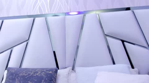 Aura online show from 02.25.25