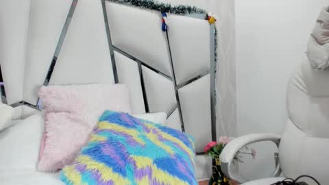 Aura online show from 11.22.25