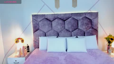 _aurora_collins_ online show from 10.26.25