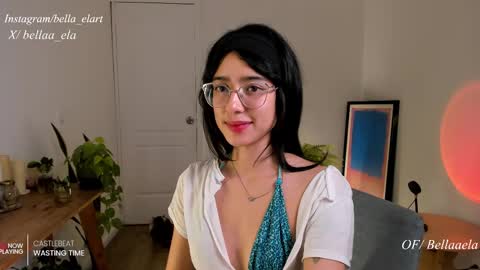 Snapshot of _bellaela chatting on 02.19.25 Ella online show from 02.19.25