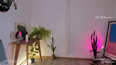 Snapshot of _bellaela chatting on 10.18.25 Ella online show from 10.18.25