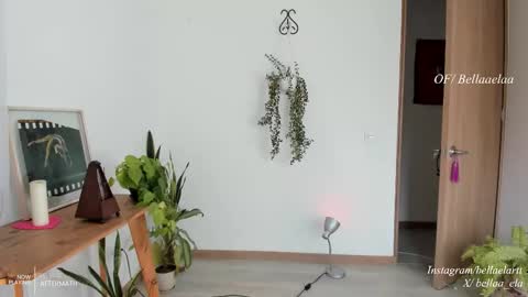 Snapshot of _bellaela chatting on 11.09.25 Ella online show from 11.09.25