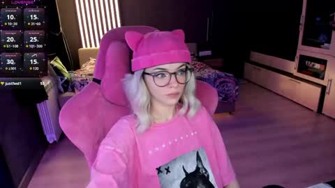 Olivia Subscribe to my Fansly -   online show from 05.22.26