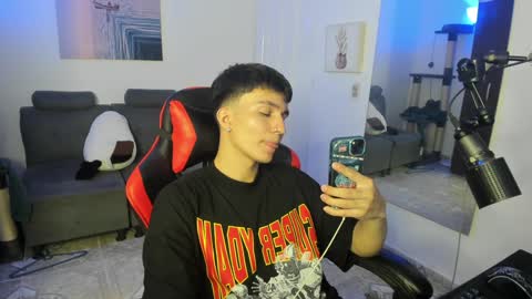 Snapshot of _blakee chatting on 01.09.25 B L A K E online show from 01.09.25