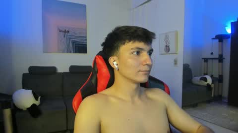 Snapshot of _blakee chatting on 01.21.25 B L A K E online show from 01.21.25