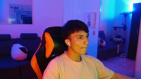 Snapshot of _blakee chatting on 03.04.25 B L A K E online show from 03.04.25