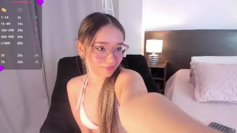 Snapshot of _bleuelune chatting on 07.27.26 Mary online show from 07.27.26