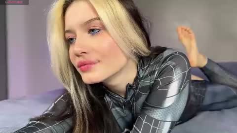 Snapshot of _blowjob_queen_ chatting on 07.16.26 Hey were Vi and Alex VACATION FROM OCTOBER 31 TO NOVEMBER 12. AVAILABLE ON INST online show from 07.16.26