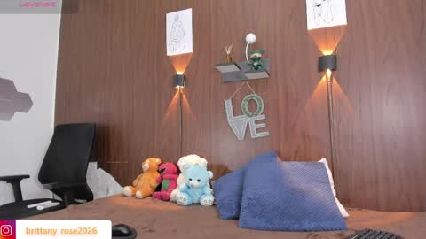 brittany online show from 04.08.26