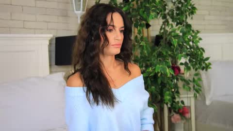 _carlawhite_ online show from 10.06.25