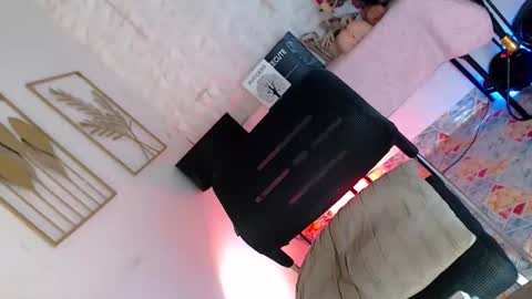 Caroline online show from 02.05.26