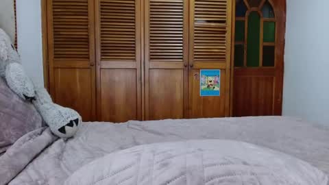 Snapshot of _caylee_ chatting on 11.11.25 Antonella online show from 11.11.25