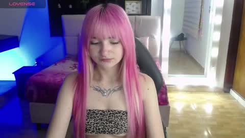 Snapshot of _charlotte_collins_ chatting on 05.05.26 _charlotte_collins_ online show from 05.05.26