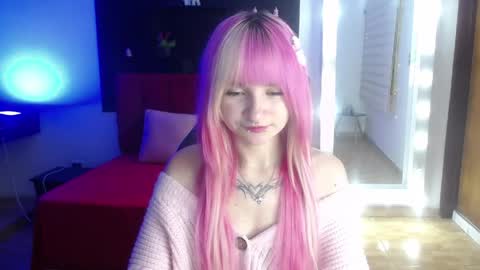 Snapshot of _charlotte_collins_ chatting on 05.21.26 _charlotte_collins_ online show from 05.21.26