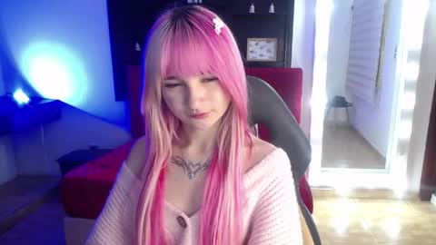 Snapshot of _charlotte_collins_ chatting on 05.25.26 _charlotte_collins_ online show from 05.25.26