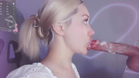 Angelina online show from 12.11.24