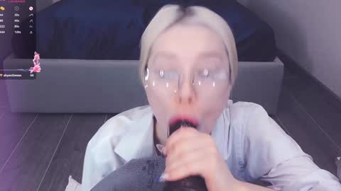 Angelina online show from 01.25.25