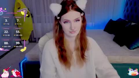 Snapshot of _chlo_e chatting on 10.25.25 Alisa NO NUDE online show from 10.25.25