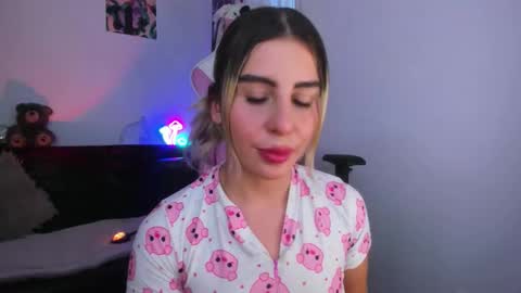 Snapshot of _cloe_1 chatting on 11.03.25 Chloe online show from 11.03.25