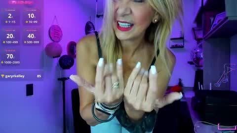  cristal ayala online show from 04.21.26