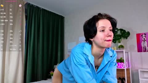 Snapshot of _curlydream_ chatting on 02.18.26 Alice online show from 02.18.26