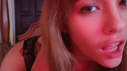 DemiDee online show from 02.01.25