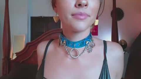 DemiDee online show from 02.10.25