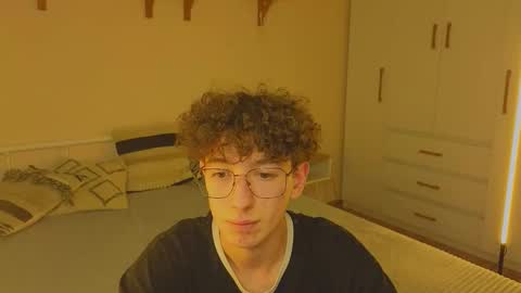 Snapshot of _dream_boys_ chatting on 10.26.25 _dream_boys_ online show from 10.26.25