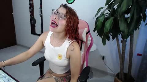 Snapshot of _dulcefox_ chatting on 12.04.24 Abbye online show from 12.04.24