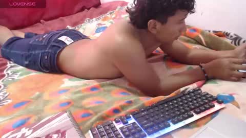 Snapshot of _duvan_123 chatting on 12.16.25 _duvan_123 online show from 12.16.25