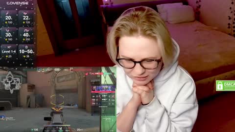 chloue and Gretta online show from 02.05.25