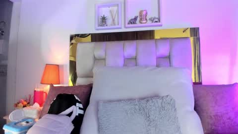 Isabella online show from 10.25.25