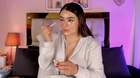 Isabella online show from 04.18.26