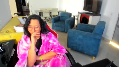 Snapshot of _emma_loyd_ chatting on 01.28.25 Emma online show from 01.28.25