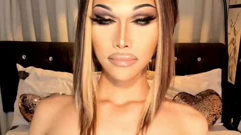 Snapshot of _enchantress_samira_ chatting on 01.12.25 GODDESS SAMIRA online show from 01.12.25