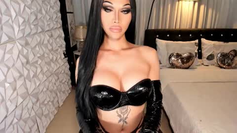 Snapshot of _enchantress_samira_ chatting on 02.08.25 GODDESS SAMIRA online show from 02.08.25