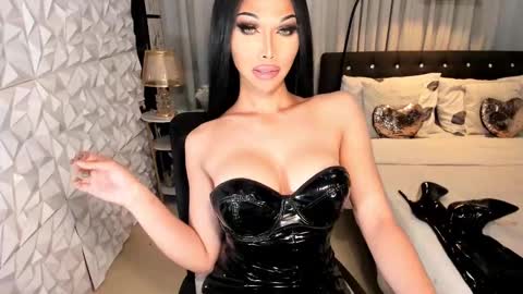 Snapshot of _enchantress_samira_ chatting on 02.16.25 GODDESS SAMIRA online show from 02.16.25