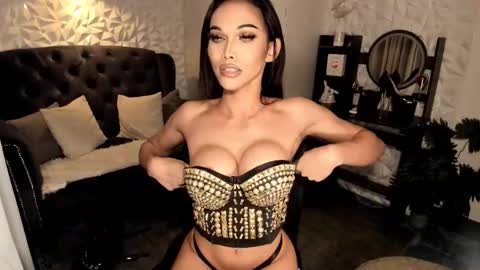 Snapshot of _enchantress_samira_ chatting on 02.12.26 GODDESS SAMIRA online show from 02.12.26