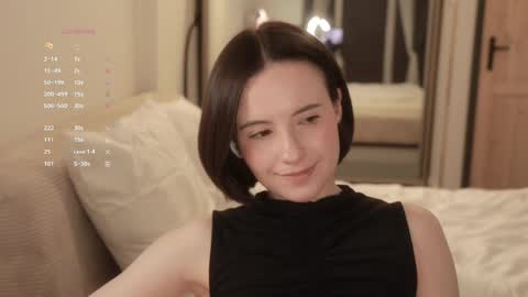 Essie  online show from 04.15.26