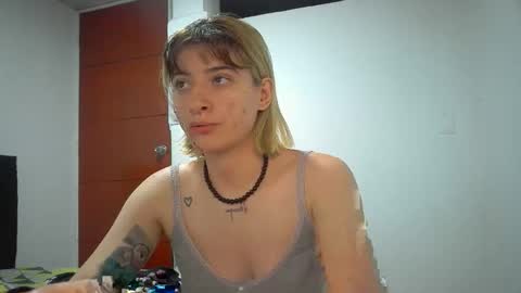 Snapshot of _genesid_dixton chatting on 04.26.26 Mia-foster online show from 04.26.26