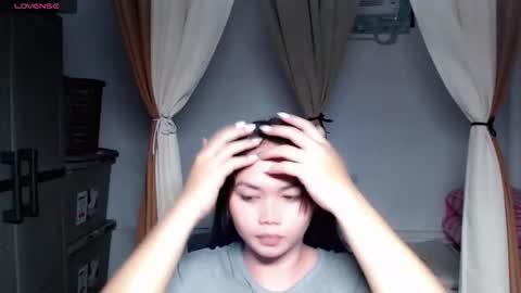 Snapshot of _gigigorgeous chatting on 01.27.25 Gigi online show from 01.27.25