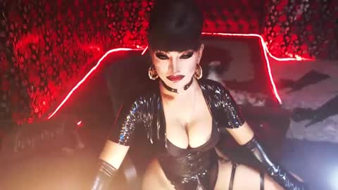 Snapshot of _hailyourqueenx chatting on 12.23.24 GoDDess  Chloe online show from 12.23.24