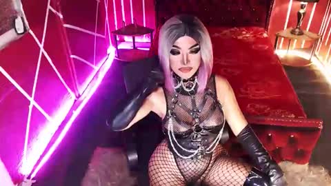 Snapshot of _hailyourqueenx chatting on 09.30.25 GoDDess  Chloe online show from 09.30.25