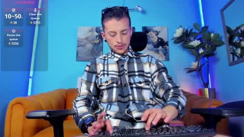 Snapshot of _hairybeard_ chatting on 01.04.25 Mathews online show from 01.04.25