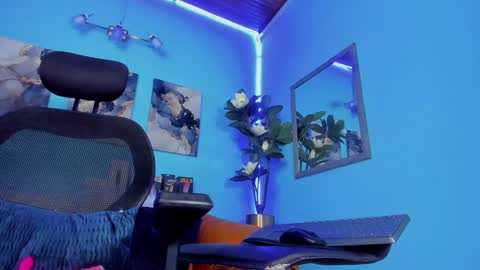 Snapshot of _hairybeard_ chatting on 01.28.25 Mathews online show from 01.28.25