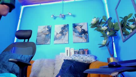 Snapshot of _hairybeard_ chatting on 01.28.25 Mathews online show from 01.28.25